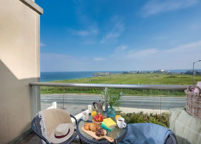 5 The Vista, Newquay - Short Walk To Beach - Free Parking And Wi-Fi - Stunning Views
